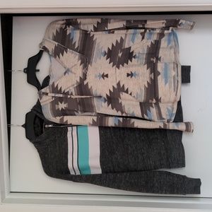 Women's Wallflower Long Sleeve Top Blue Gray Cream Size Medium Bundle